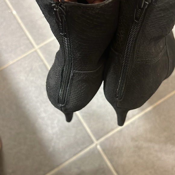Free People Women’s Boots 8.5 Willa Pointed Toe Black Suede Kitten Heel Y2K - Picture 9 of 10